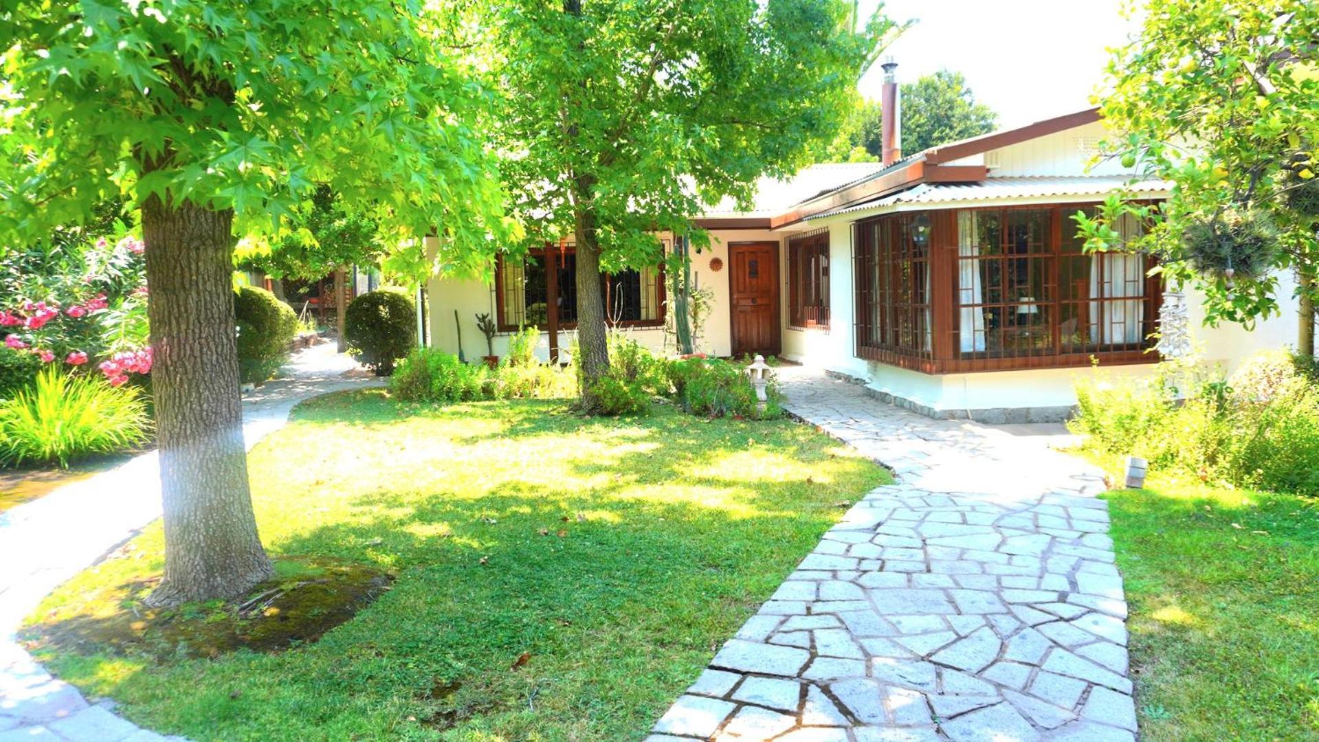 Casa Acacios *